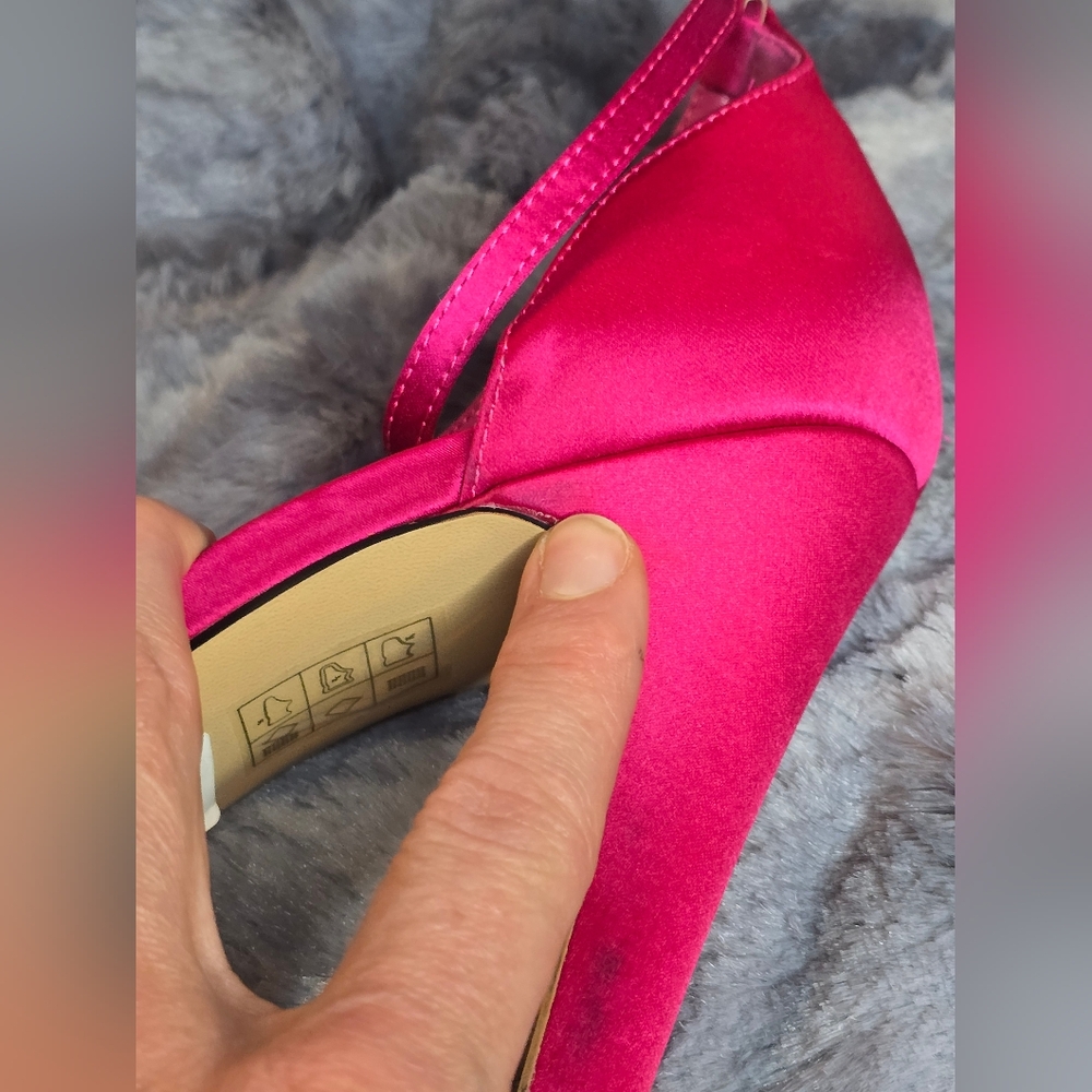 NWT Aaj by Aminah Women's Satiya Platform Dress Sandals In Fuschia Size 8.5 - Picture 10 of 16